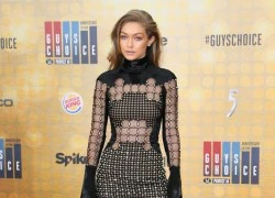 Bộ sưu tập váy xuyên thấu của Gigi Hadid