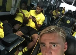 Cả đội Borussia Dortmund rủ nhau đi bắt Pokemon