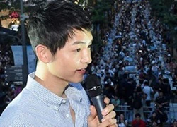 Fan vây kín cả ban công để ngắm Song Joong Ki