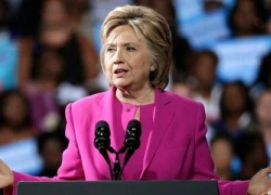 FBI phát hiện gì trong 30.000 email của Hillary Clinton