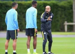 Guardiola cấm học trò đi ăn tối với vợ và bạn gái sau trận đấu