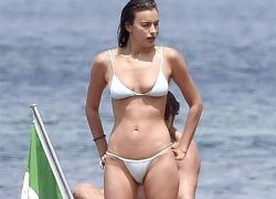 Irina Shayk diện bikini nhỏ xíu, gợi cảm bên người tình