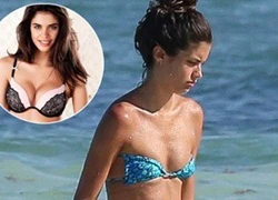 Không có &#8220;áo ngực thần kỳ&#8221;, vòng 1 của thiên thần Victoria&#8217;s Secret lép đến bất ngờ!