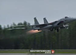 Kịch bản đối đầu giữa F-15J Nhật và Su-30MKK Trung Quốc?