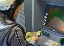 Nhiều ATM chưa nâng hạn mức rút tiền