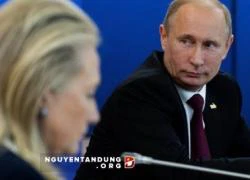 Phe Clinton cáo buộc Kremlin "đứng sau giật dây" bầu cử Mỹ