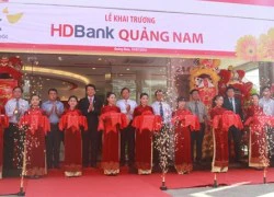 Thêm chi nhánh, HDBank giúp phẫu thuật mắt miễn phí cho 200 người mù nghèo