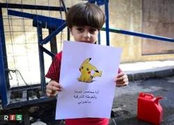 Trẻ em Syria cầm tranh Pokemon kêu cứu