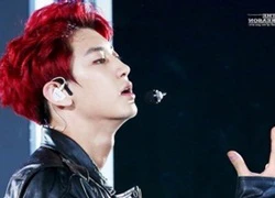 Vĩnh biệt "Park củ hành", Chanyeol (EXO) vô tình khoe cơ bụng trên sân khấu