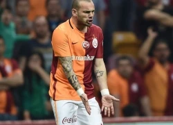 Wesley Sneijder bị Galatasaray phạt gần 60 tỷ đồng vì lý do khó tin