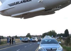 Airlander 10 - Máy bay "khủng" nhất thế giới lần đầu cất cánh thành công