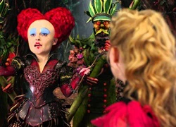 Alice Through The Looking Glass - Trốn chạy thực tại và bước vào cõi mơ