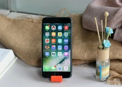 Ảnh iPhone 7 Pro bật nguồn sáng màn hình, vỏ màu mới