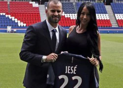 Bạn gái khoe sắc trong lễ ra mắt của Jese tại PSG