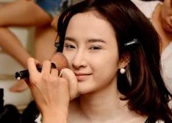 Bí quyết make-up nữ tính của Angela Phương Trinh