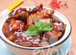 [Chế biến] - Sườn lợn kho tiêu đầy hấp dẫn