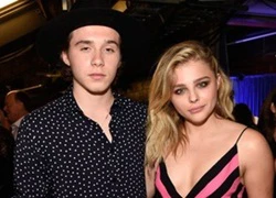 Chloe Moretz trễ nải khoe vòng 1 bên Brooklyn Beckham tại Teen Choice Awards 2016