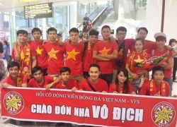 Đội tuyển nữ Việt Nam được chào đón như những nhà vô địch