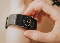 Đồng hồ theo dõi sức khỏe Samsung Gear Fit 2 có gì đặc biệt?