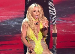 Fan bức xúc vì Britney Spears tiếp tục hát nhép