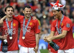 Giggs từng suýt nện Ronaldo ở MU