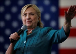 Hillary Clinton công khai hồ sơ thuế, thách thức Donald Trump