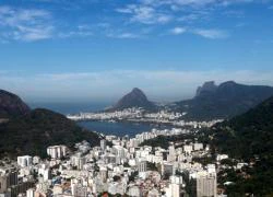 Hình ảnh từ trên cao của một Rio de Janeiro đầy sôi động