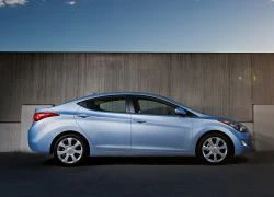 Hyundai Elantra 2013 thu hồi do lỗi đèn phanh