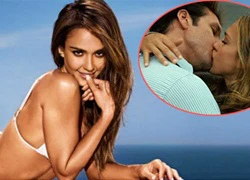 Jessica Alba từng vỡ răng vì một nụ hôn