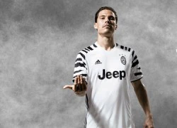 Juventus ra mắt áo phụ màu trắng