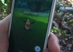 Mải "săn" Pokemon, 3 cô gái quên trả tiền cơm