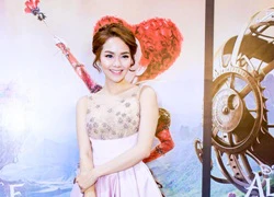 Minh Hằng xinh như công chúa tại event