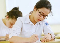 Nộp hồ sơ xét tuyển đại học đợt 1: Nhiều sai sót ngô nghê