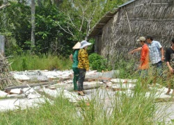 Sập tường nhà hoang, 2 học sinh chết thảm