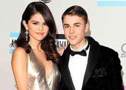 Selena Gomez bức xúc vì bị chuyện tình cảm với Justin che mờ thành tựu nghệ thuật