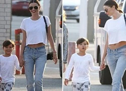 Siêu mẫu Miranda Kerr hạnh phúc bên con trai đáng yêu