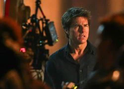 Tom Cruise phong độ trên trường quay "Xác ướp"