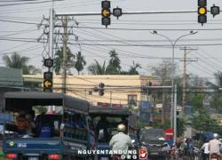 Trưởng phòng CSGT Hà Nội nói về việc "đèn vàng phạt như đèn đỏ"