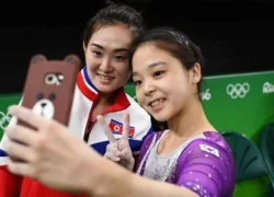 Vận động viên Hàn Quốc và Triều Tiên chụp ảnh chung ở Olympic