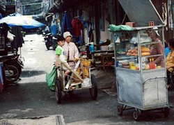 Việt Hương thức trắng 24 tiếng để làm phim về 'Mẹ'