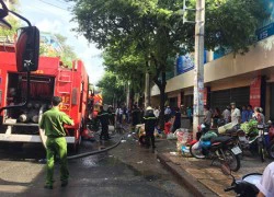 Cháy khu thực phẩm chợ An Đông, hàng trăm tiểu thương tháo chạy