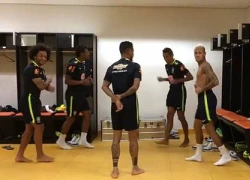 Chết cười với điệu nhảy hài hước trong phòng thay đồ của Neymar