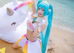 Cosplay Hatsune Miku "Nữ hoàng đường đua" gợi cảm và nóng bỏng