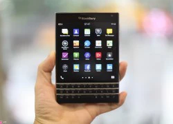 Đập hộp BlackBerry Passport giá 5,8 triệu vừa về VN