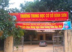 Đề nghị chuyển công tác hiệu phó đưa 6 nữ sinh đi hát karaoke