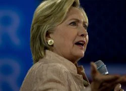 FBI công bố bí mật về bê bối thư cá nhân của bà Clinton