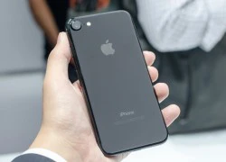 iPhone 7 Jet Black có thể sớm cháy hàng, đội giá khi về VN