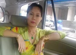 Khoe vàng bị &#8220;ném đá&#8221;, Việt Hương chuyển sang khoe phim