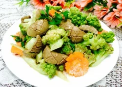 [Chế biến] - Lạ miệng với súp lơ san hô xào cật heo