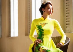 Lilly Nguyễn thướt tha với áo dài hoa văn